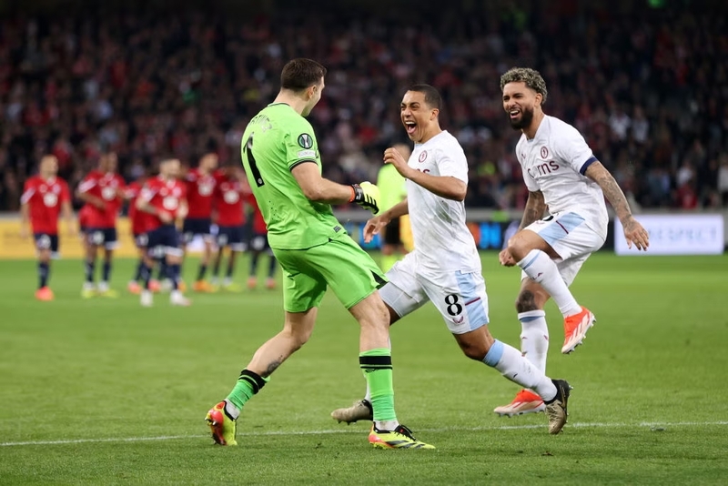 Lille vs Aston Villa - Điểm 10 cho Emi Martiez
