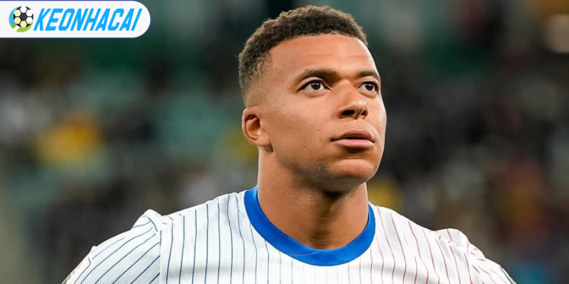 Kylian Mbappe chuẩn bị cho trận bán kết